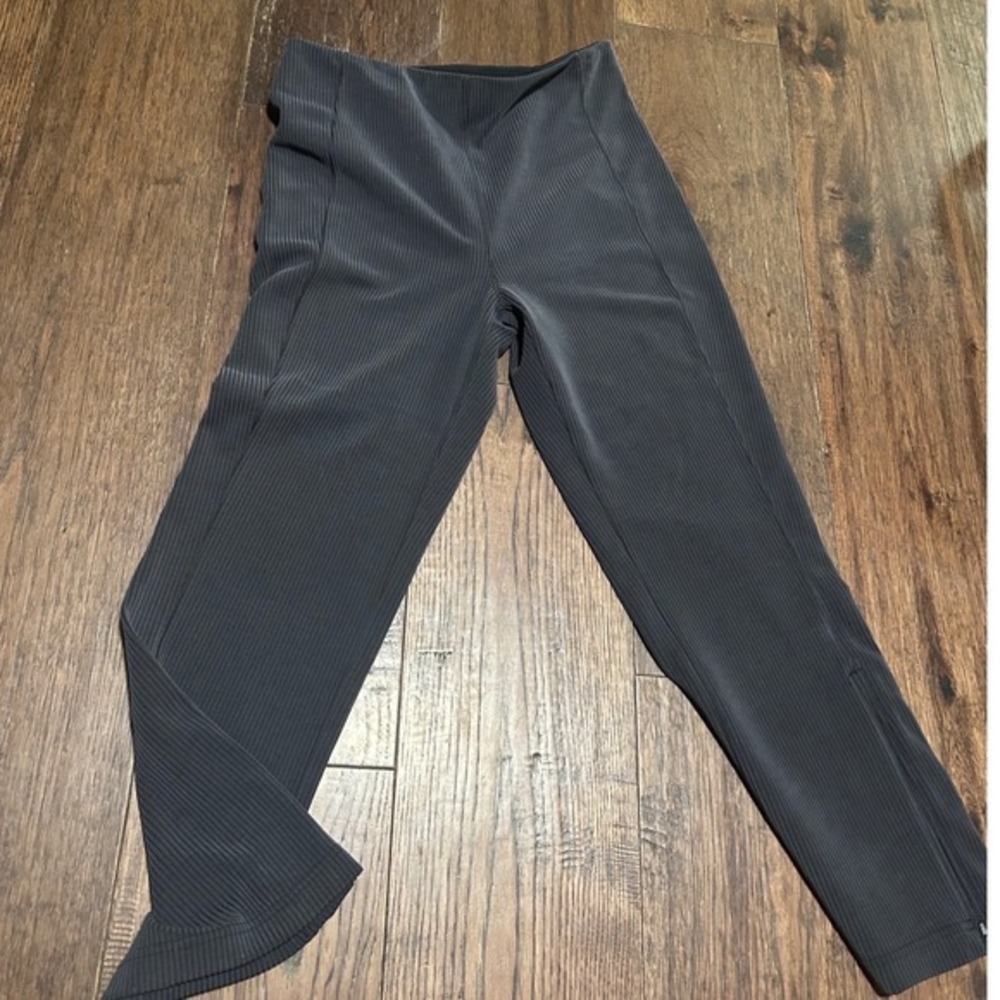 Lululemon Ribbed High Waist Leggings Black Size 8 Athleisure Workout